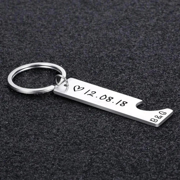 Stainless Personalized Heart Keychain Set Engraved Date and Name Custom Spotify Music Code KeyChain Car Love Keyring Gift Couple